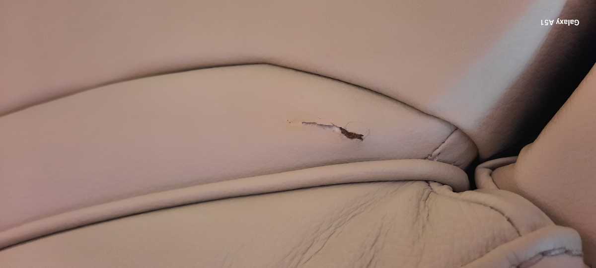 Leesworth Reclining Sofa - Gallery Image 6
